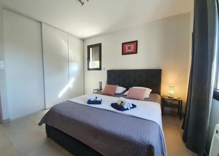 Вилла Les Chenes Сен-Рафаэль